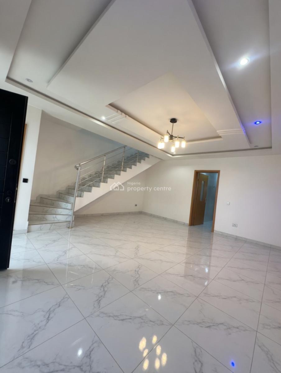 Standard 3 Bedroom and a Room Bq, Lbs, Lekki Phase 2, Lekki, Lagos, Terraced Duplex for Rent