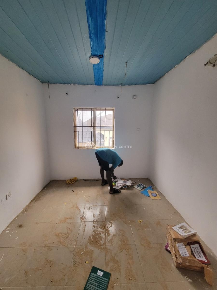 Sharp 2-bedroom Apartment (upstairs), United Estate, Sangotedo, Ajah, Lagos, Flat / Apartment for Rent