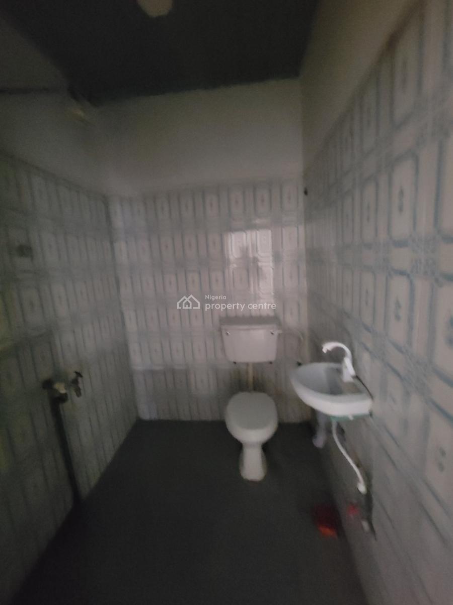 Sharp 2-bedroom Apartment (upstairs), United Estate, Sangotedo, Ajah, Lagos, Flat / Apartment for Rent