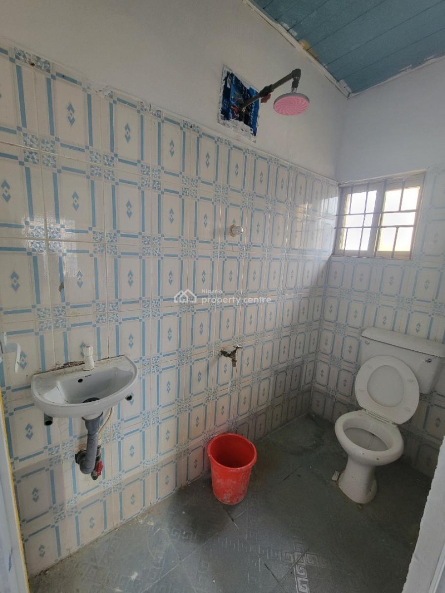 Sharp 2-bedroom Apartment (upstairs), United Estate, Sangotedo, Ajah, Lagos, Flat / Apartment for Rent