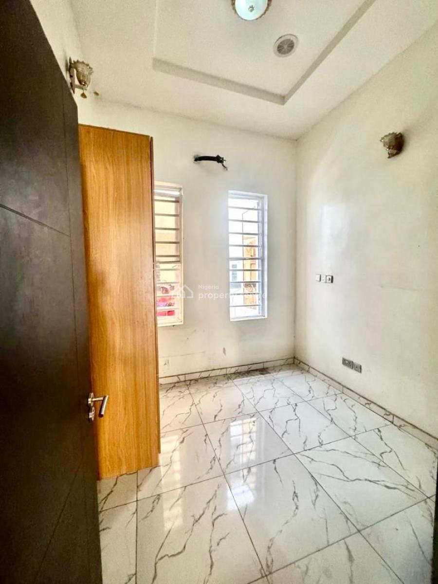 Standard Single Room in a Duplex, Orchid Road, Lekki, Lagos, Self Contain (single Rooms) for Rent