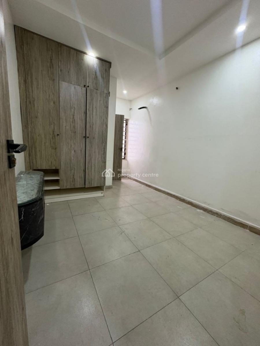 a Room Upstairs in Shared Apartment, Orchid Lekki Dpk Estate, Lekki, Lagos, Flat / Apartment for Rent