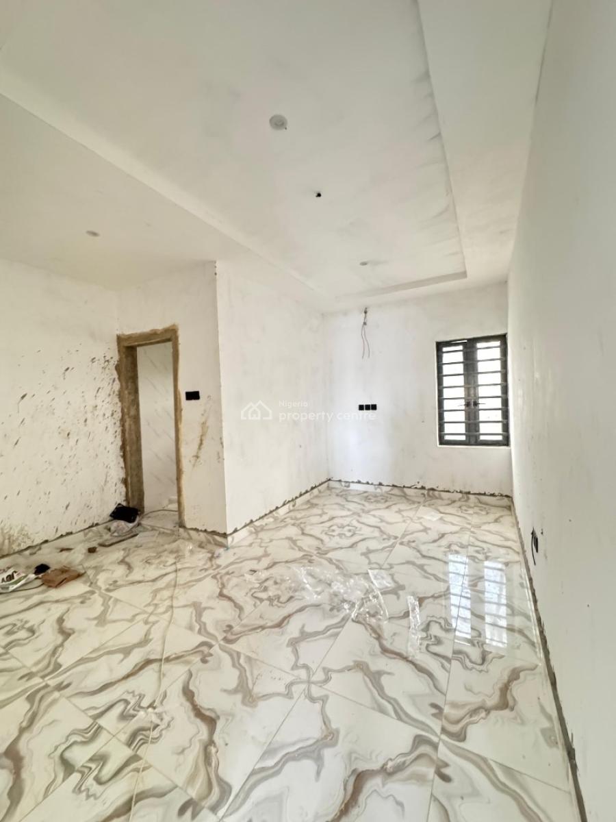 Beautifully Spacious 3 Bedroom Apartment in a Good Neighborhood, Surulere, Lagos, Block of Flats for Sale