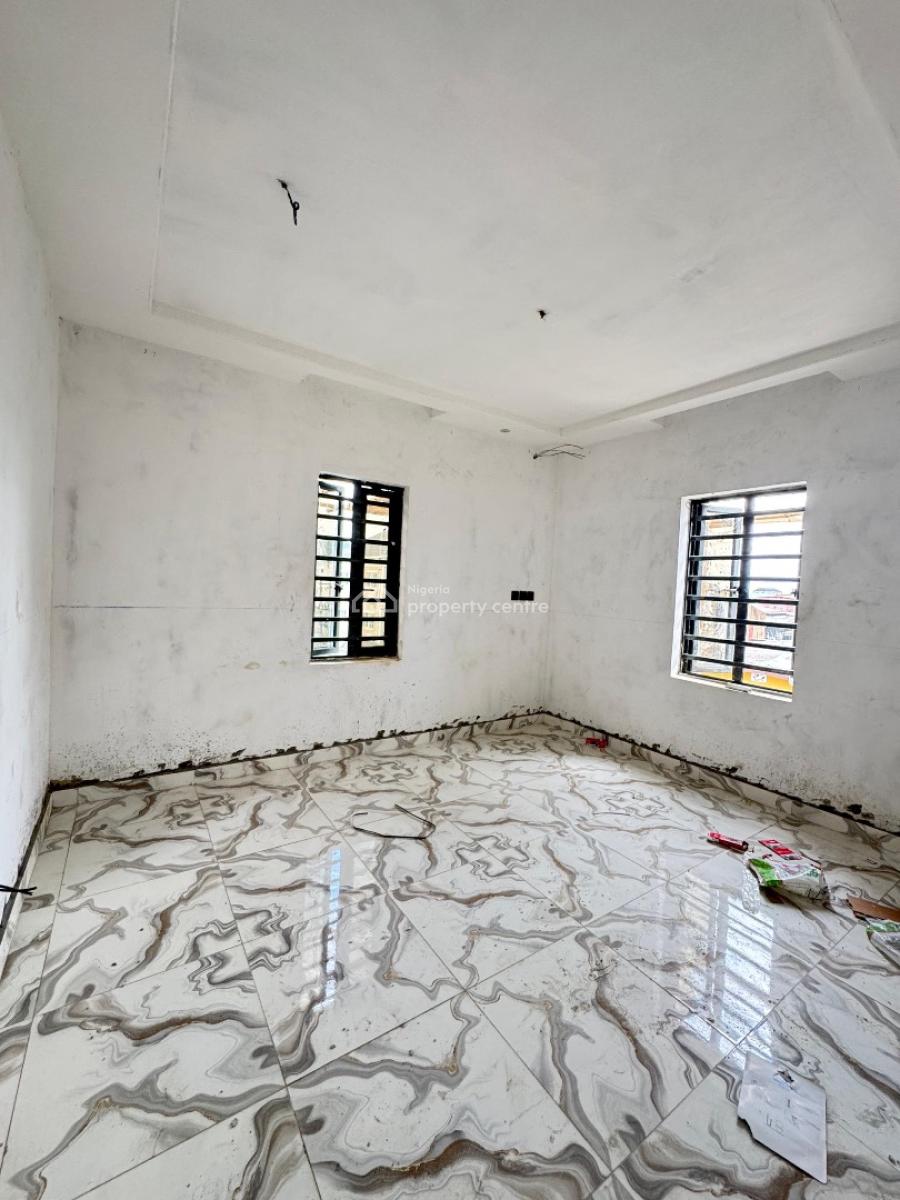 Beautifully Spacious 3 Bedroom Apartment in a Good Neighborhood, Surulere, Lagos, Block of Flats for Sale