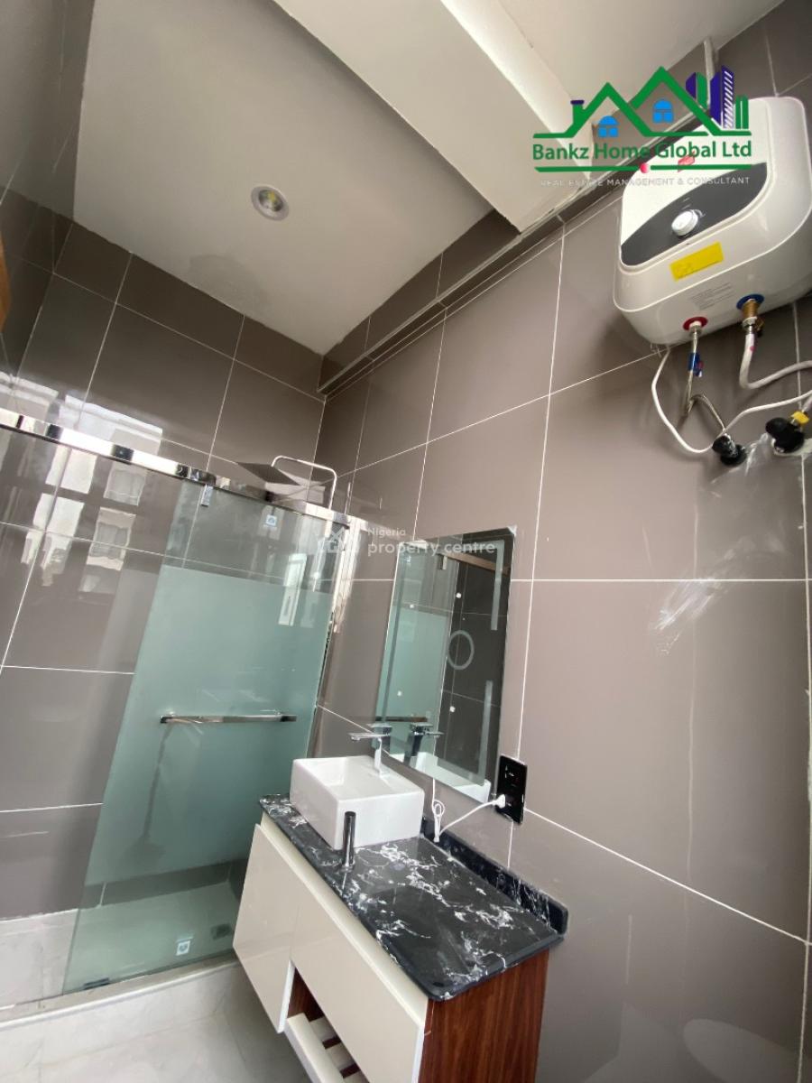 Brand New Spacious 2 Bedroom Apartment, Lekki Phase 1, Lekki, Lagos, Flat / Apartment for Rent