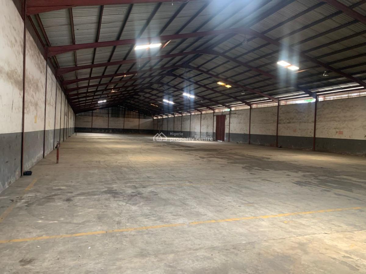 27,574ft2 Warehouse, Isolo, Lagos, Warehouse for Rent
