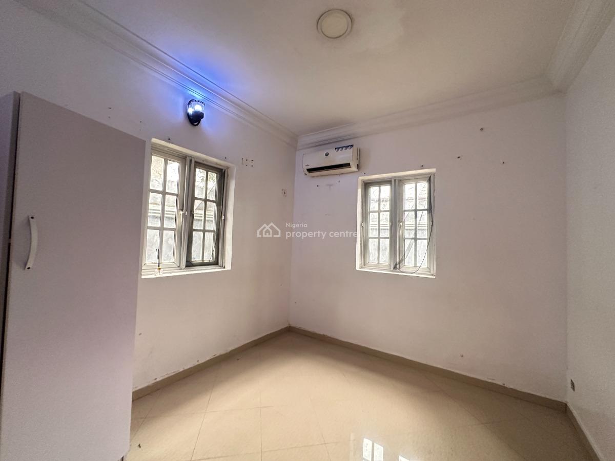 5 Bedroom Semi-detached Availble (suitable for Commercial), Lekki Phase 1, Lekki, Lagos, Commercial Property for Rent