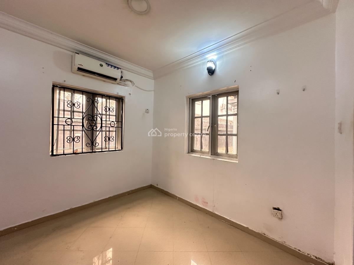 5 Bedroom Semi-detached Availble (suitable for Commercial), Lekki Phase 1, Lekki, Lagos, Commercial Property for Rent