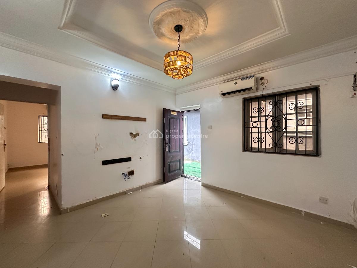 5 Bedroom Semi-detached Availble (suitable for Commercial), Lekki Phase 1, Lekki, Lagos, Commercial Property for Rent