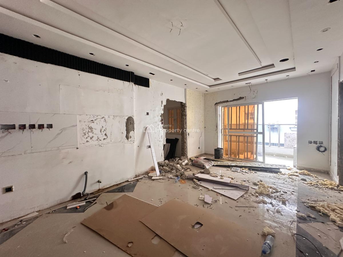 5 Bedroom Semi-detached Availble (suitable for Commercial), Lekki Phase 1, Lekki, Lagos, Commercial Property for Rent