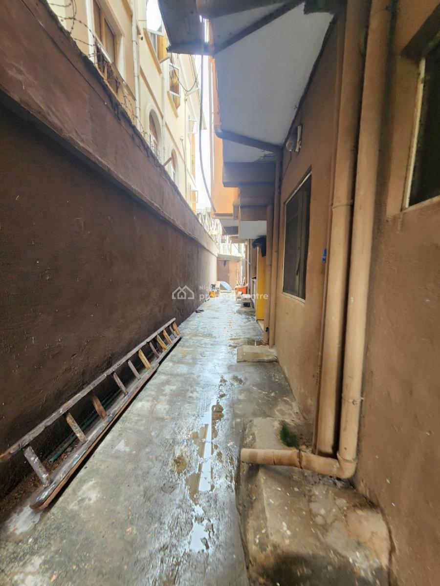 Spacious Miniflat Available on The Ground Floor, Alagomeji, Yaba, Lagos, Mini Flat (room and Parlour) for Rent