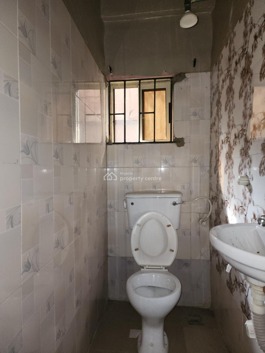 Spacious Miniflat Available on The Ground Floor, Alagomeji, Yaba, Lagos, Mini Flat (room and Parlour) for Rent