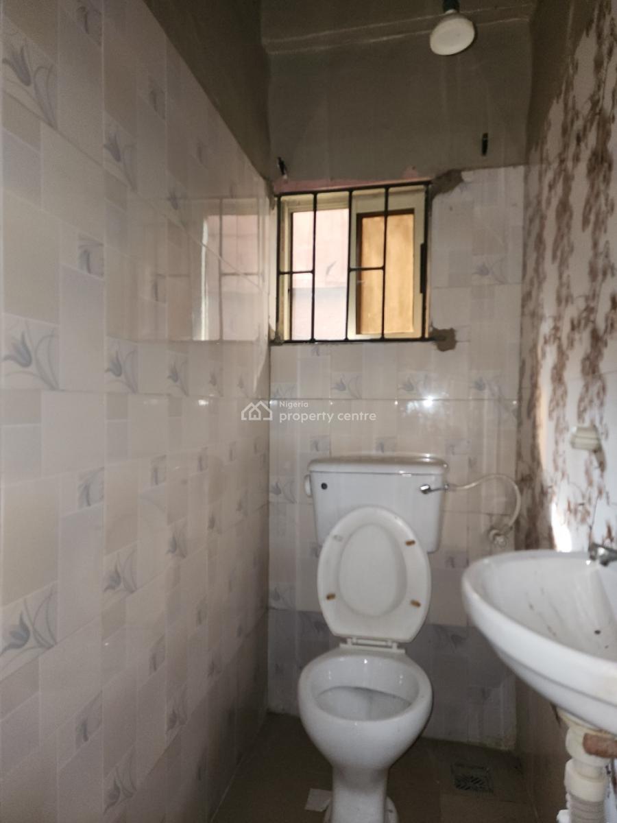 Spacious Miniflat Available on The Ground Floor, Alagomeji, Yaba, Lagos, Mini Flat (room and Parlour) for Rent