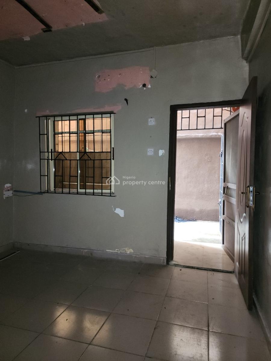 Spacious Miniflat Available on The Ground Floor, Alagomeji, Yaba, Lagos, Mini Flat (room and Parlour) for Rent