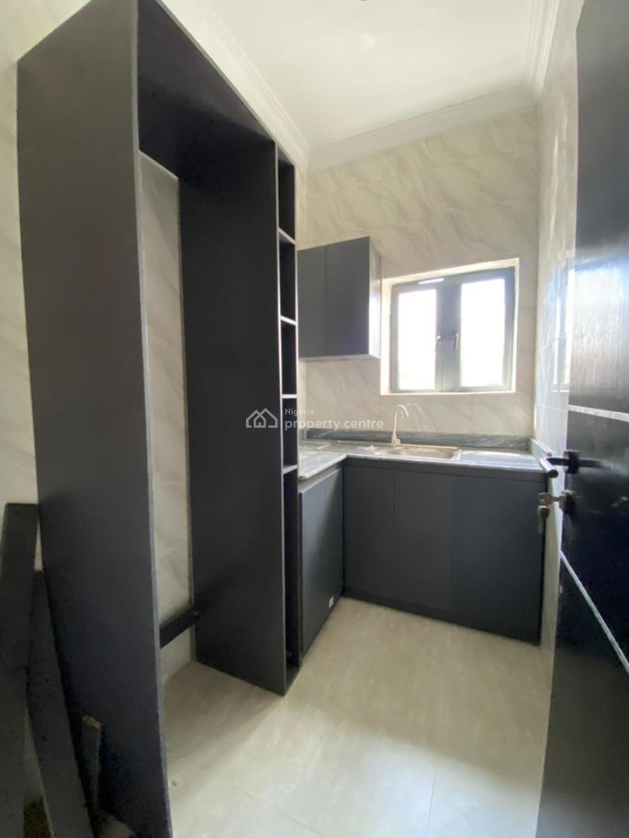 Newly  and Spaciously Built 2 Bedroom Apartment, Ebute Metta West, Yaba, Lagos, Flat / Apartment for Rent