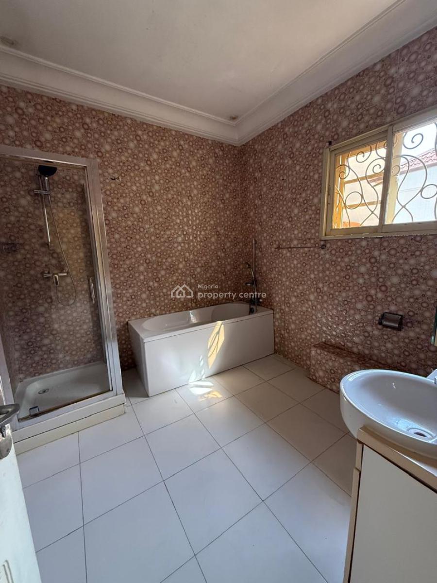 Well Renovated 5 Bedroom Luxury Detached House, Nicon Town, Lekki, Lagos, Detached Duplex for Sale