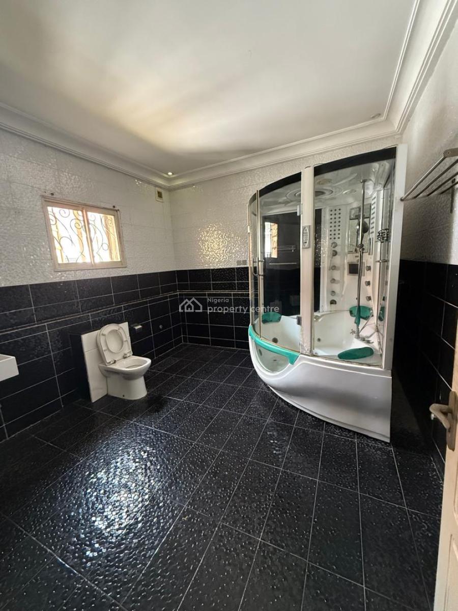 Well Renovated 5 Bedroom Luxury Detached House, Nicon Town, Lekki, Lagos, Detached Duplex for Sale
