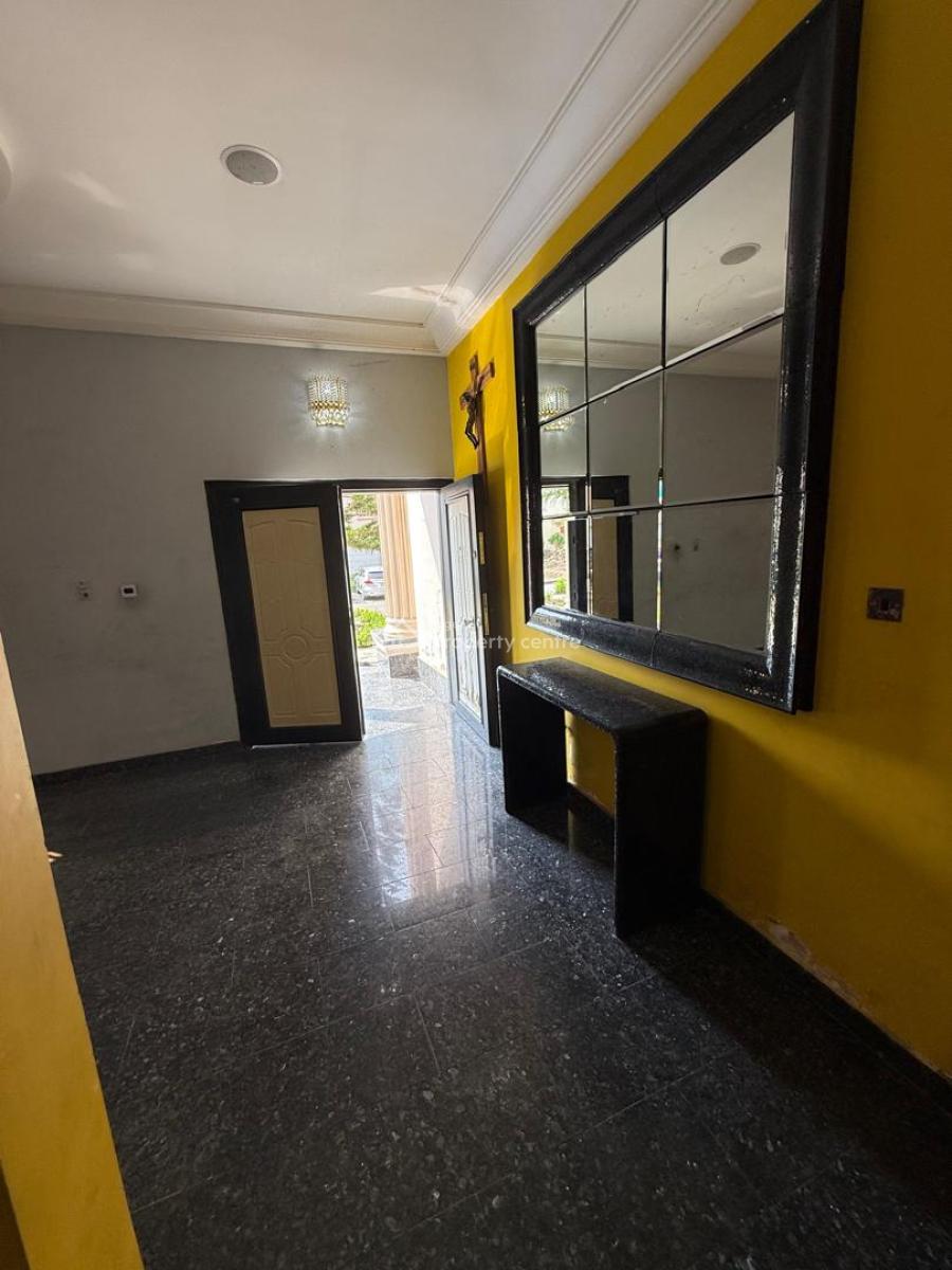 Well Renovated 5 Bedroom Luxury Detached House, Nicon Town, Lekki, Lagos, Detached Duplex for Sale