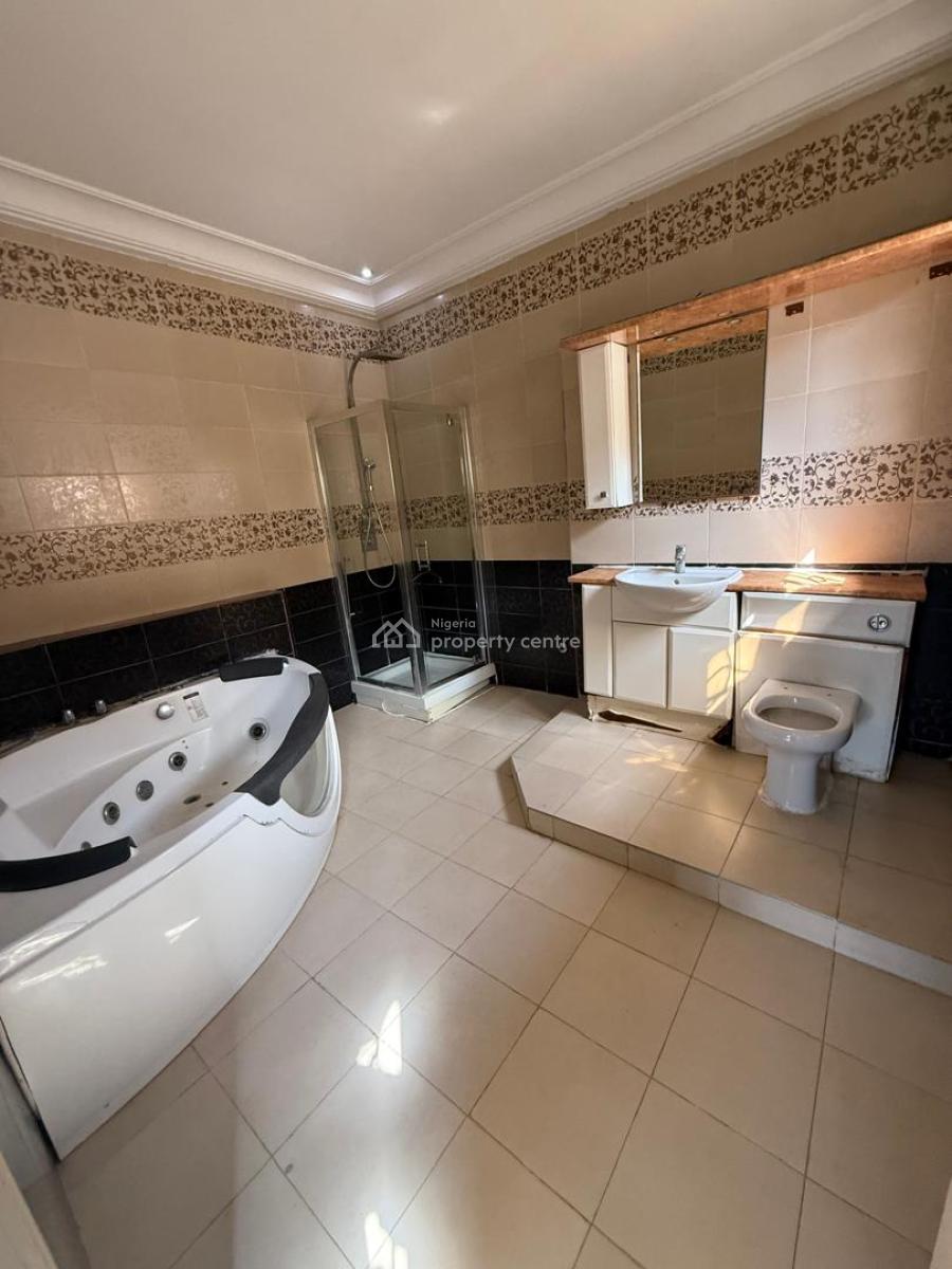 Well Renovated 5 Bedroom Luxury Detached House, Nicon Town, Lekki, Lagos, Detached Duplex for Sale