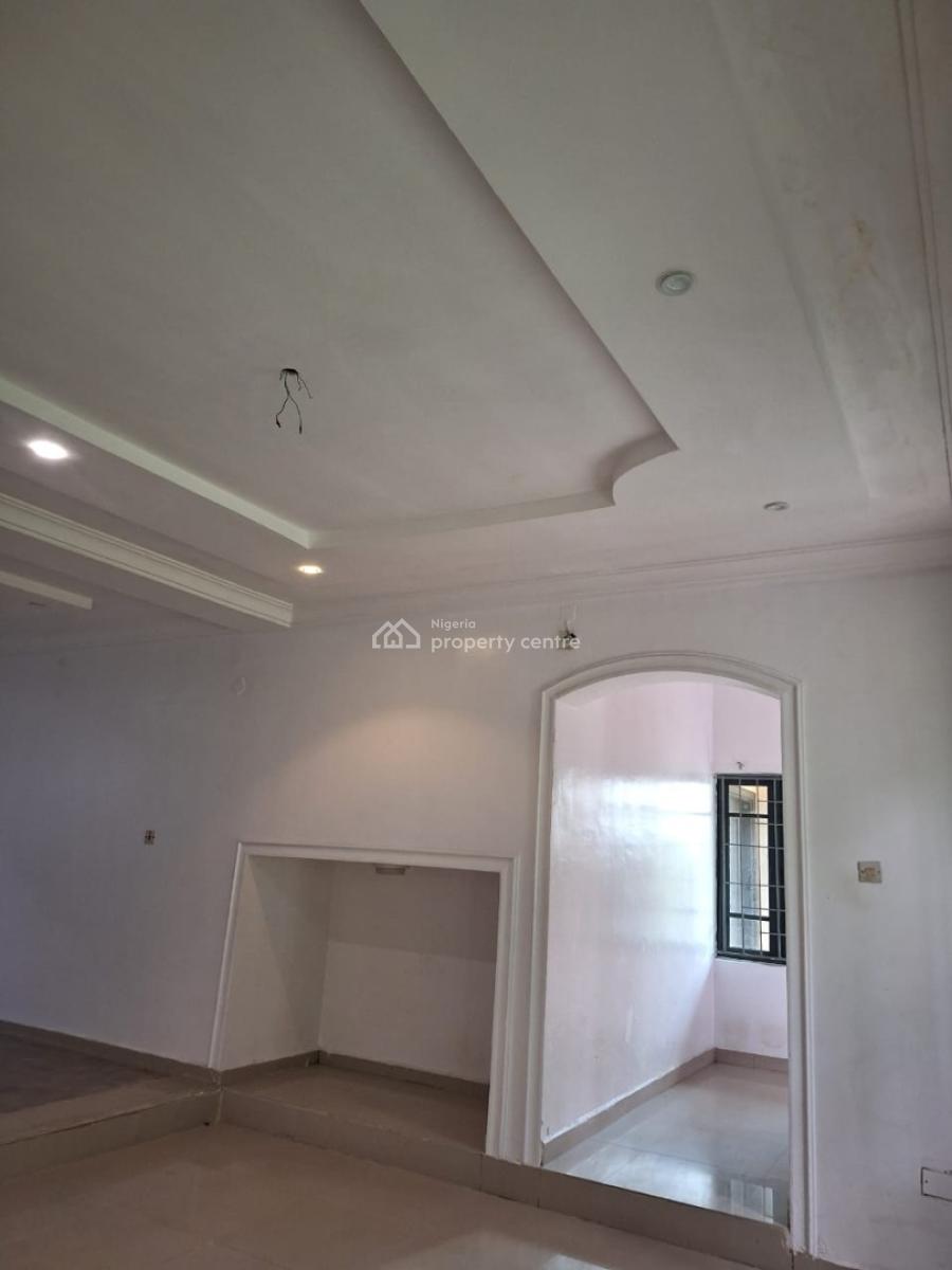 Well-maintained ,neat 2 Bedroom Apartment, Lekki Phase1, Lekki, Lagos, Flat / Apartment for Rent