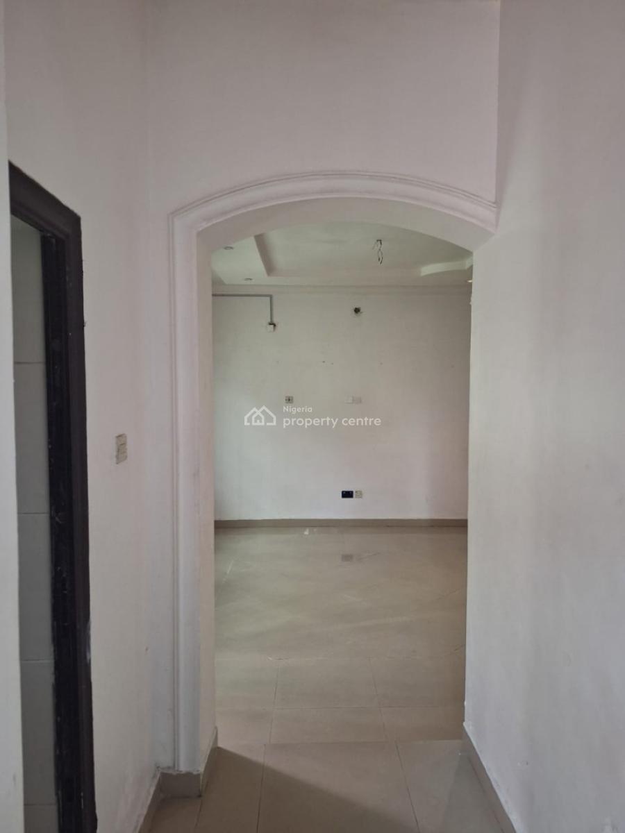 Well-maintained ,neat 2 Bedroom Apartment, Lekki Phase1, Lekki, Lagos, Flat / Apartment for Rent