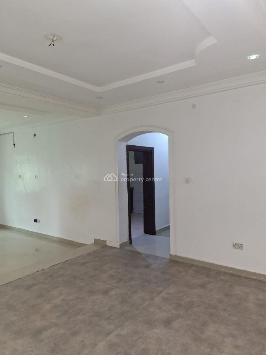 Well-maintained ,neat 2 Bedroom Apartment, Lekki Phase1, Lekki, Lagos, Flat / Apartment for Rent