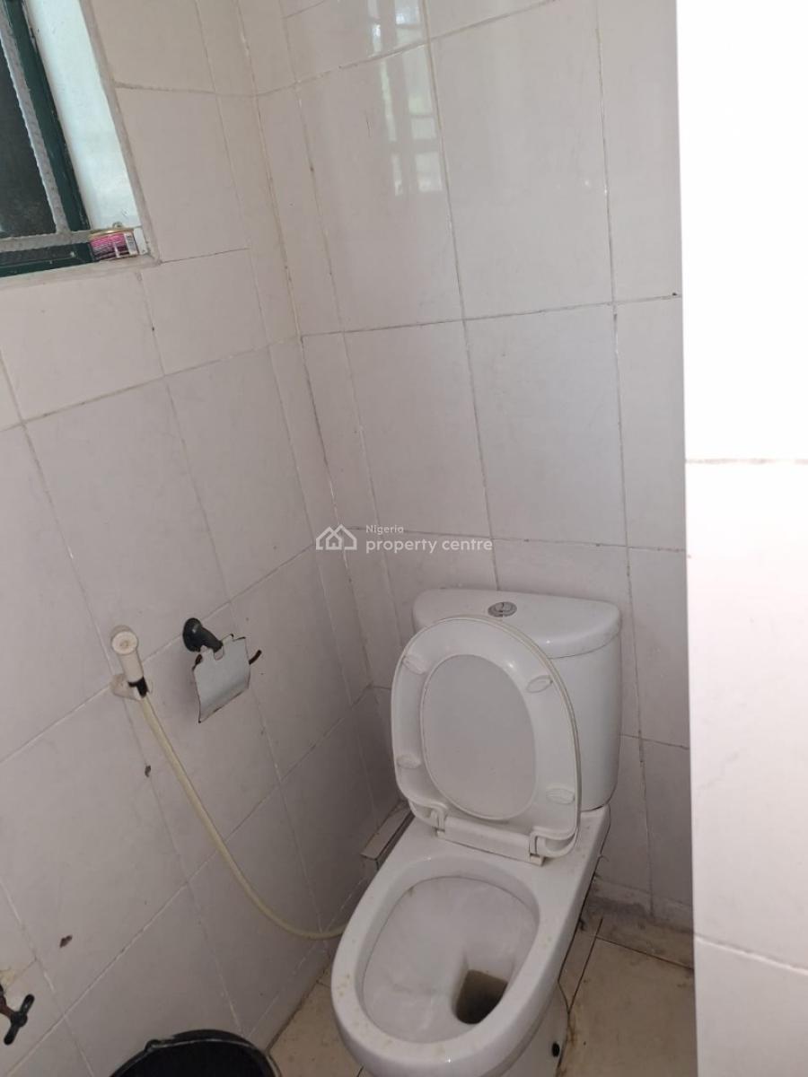 Well-maintained ,neat 2 Bedroom Apartment, Lekki Phase1, Lekki, Lagos, Flat / Apartment for Rent