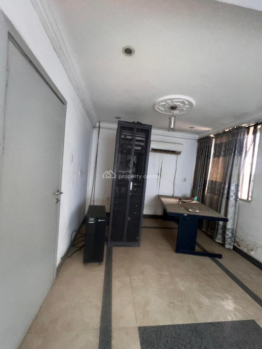 a Purpose Built Hotel Comprising 40 Rooms and Mini Suites, Onipanu Bus Stop, Onipanu, Shomolu, Lagos, Hotel / Guest House for Rent