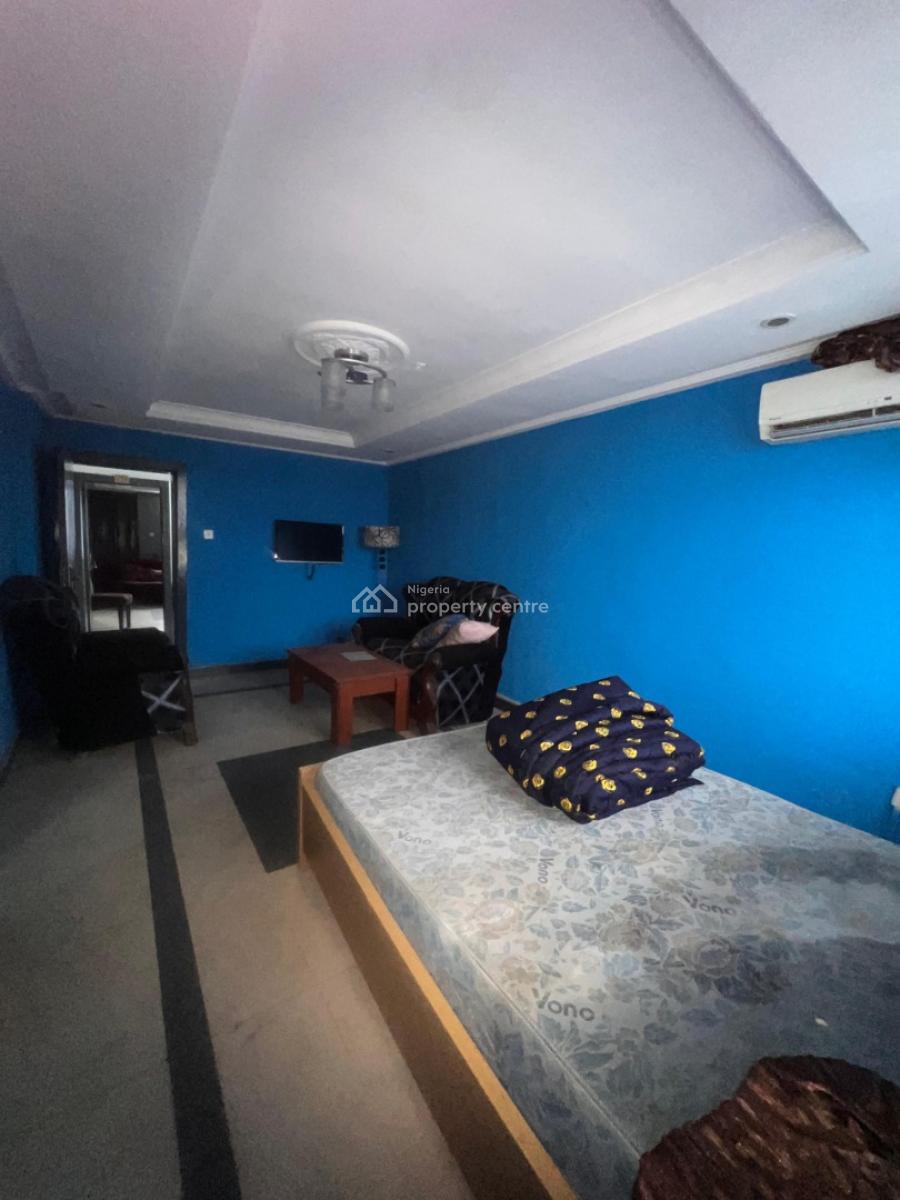 a Purpose Built Hotel Comprising 40 Rooms and Mini Suites, Onipanu Bus Stop, Onipanu, Shomolu, Lagos, Hotel / Guest House for Rent