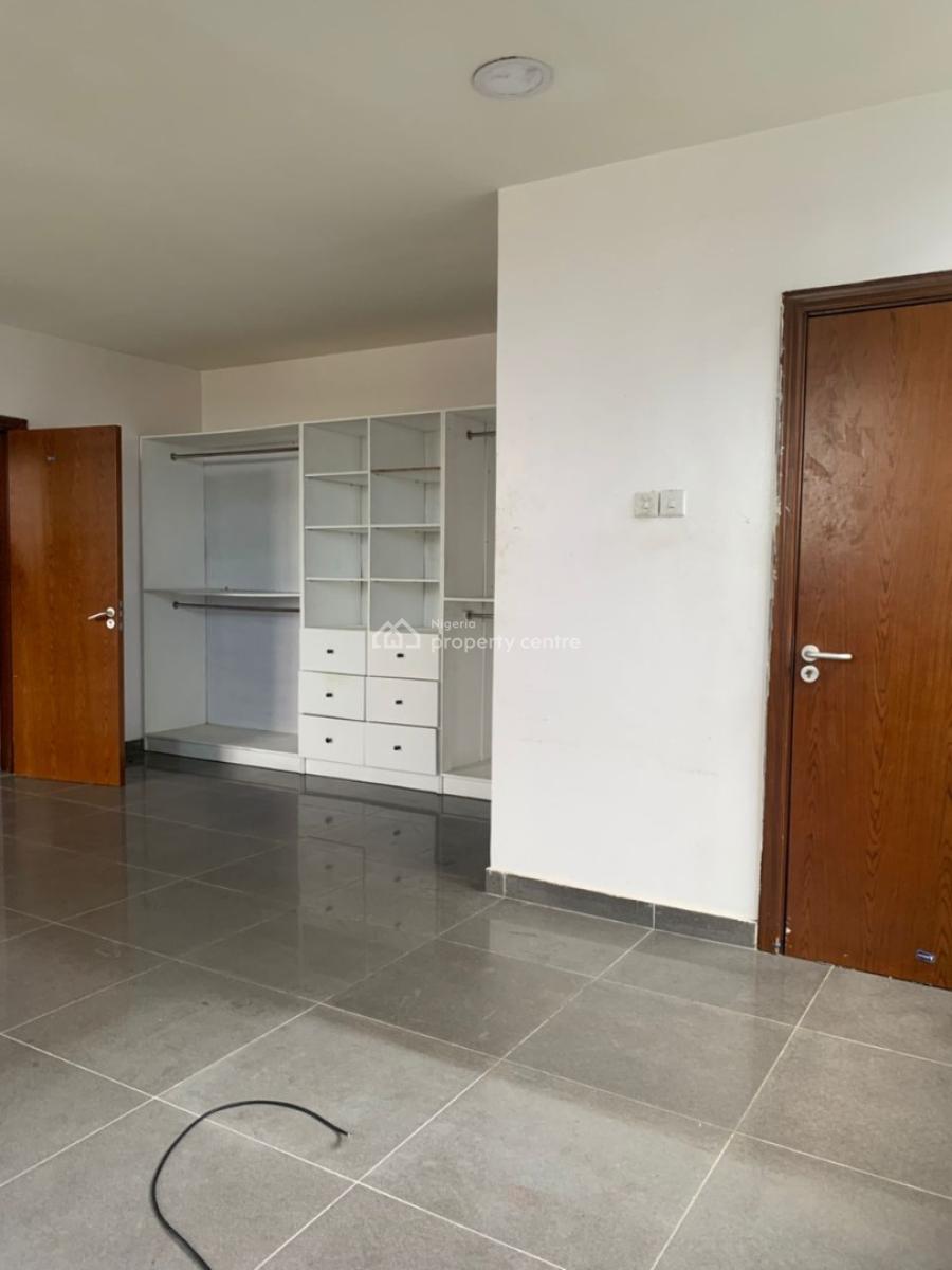 3 Bedroom Flat on The 2nd Floor, Lekki Phase 1 Right, Lekki Phase 1, Lekki, Lagos, Flat / Apartment for Rent