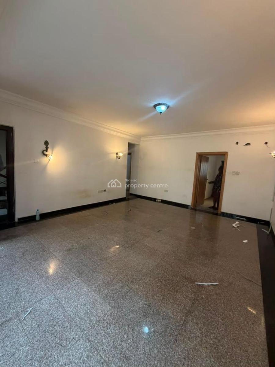 Well Maintained & Spacious 1 Bedroom Apartment, Off Freedomway, Lekki Phase 1, Lekki, Lagos, Flat / Apartment for Rent