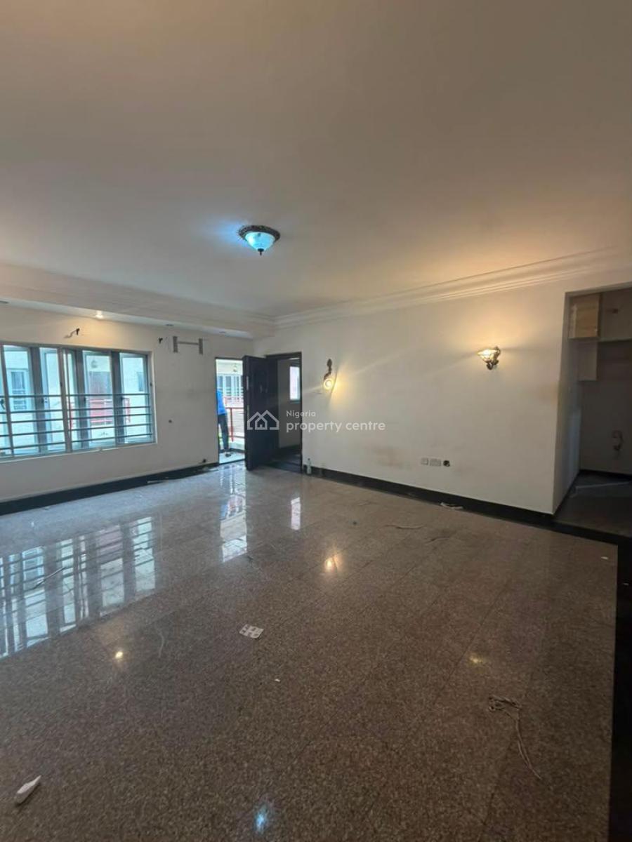Well Maintained & Spacious 1 Bedroom Apartment, Off Freedomway, Lekki Phase 1, Lekki, Lagos, Flat / Apartment for Rent