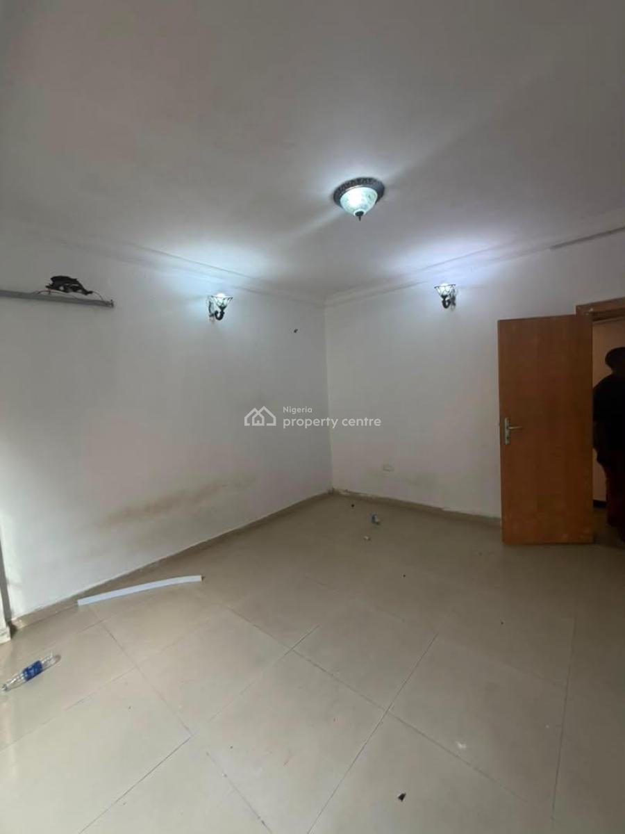 Well Maintained & Spacious 1 Bedroom Apartment, Off Freedomway, Lekki Phase 1, Lekki, Lagos, Flat / Apartment for Rent