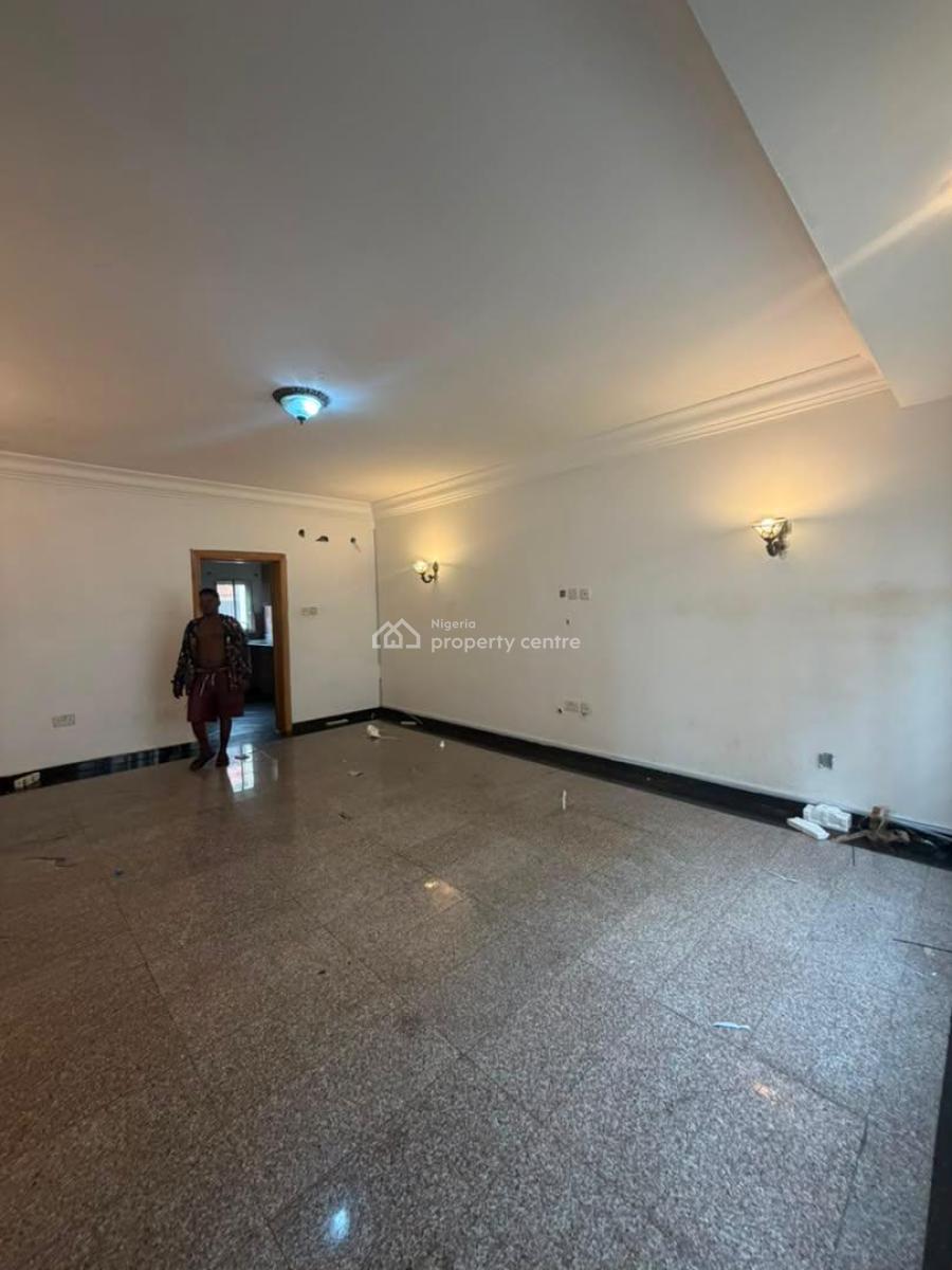 Well Maintained & Spacious 1 Bedroom Apartment, Off Freedomway, Lekki Phase 1, Lekki, Lagos, Flat / Apartment for Rent