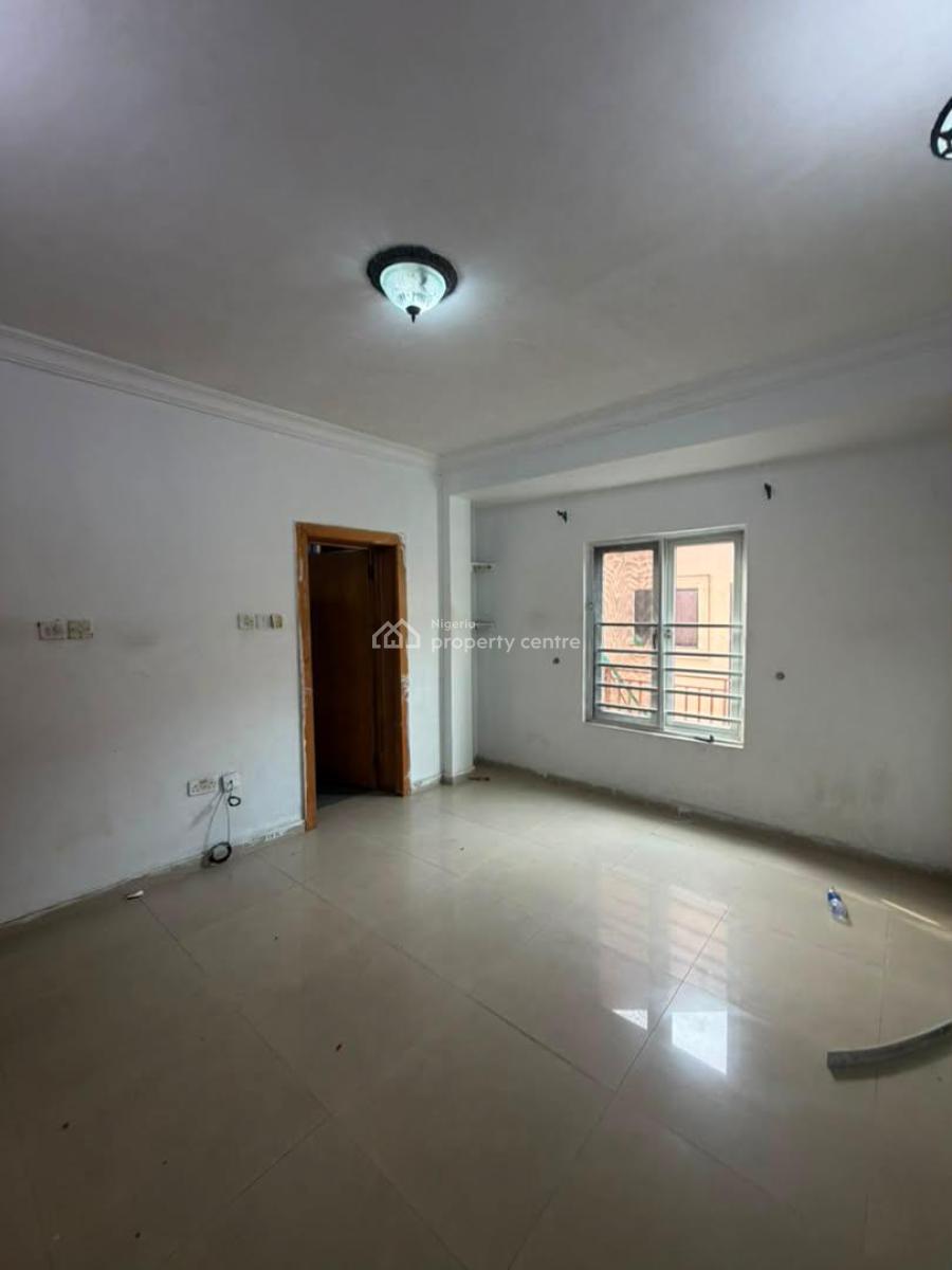 Well Maintained & Spacious 1 Bedroom Apartment, Off Freedomway, Lekki Phase 1, Lekki, Lagos, Flat / Apartment for Rent