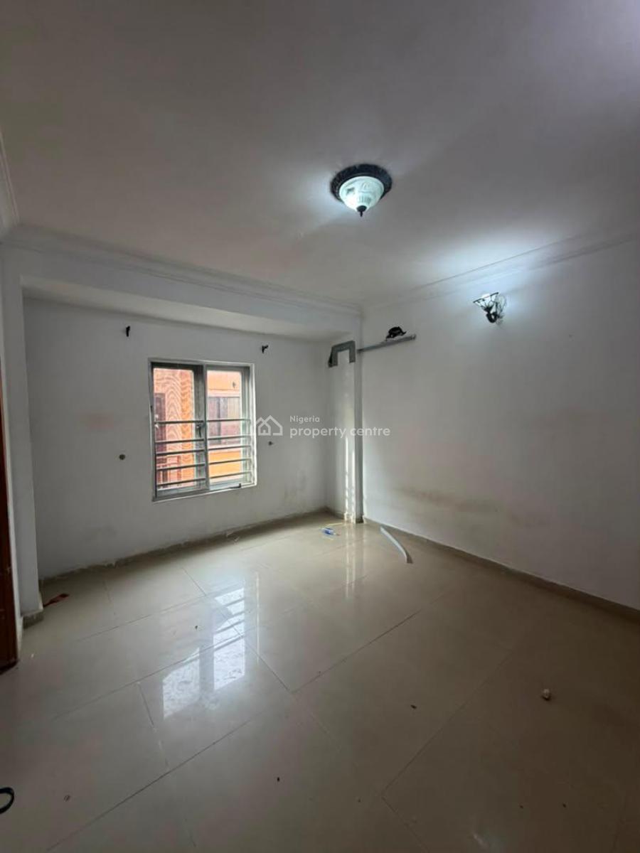 Well Maintained & Spacious 1 Bedroom Apartment, Off Freedomway, Lekki Phase 1, Lekki, Lagos, Flat / Apartment for Rent