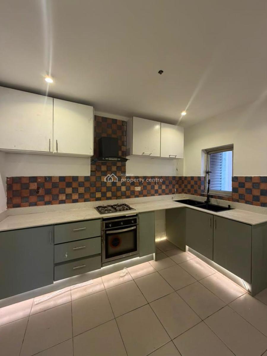 Well Maintained & Spacious 2 Bedroom Apartment, Off Freedom Way, Lekki, Lagos, Flat / Apartment for Rent