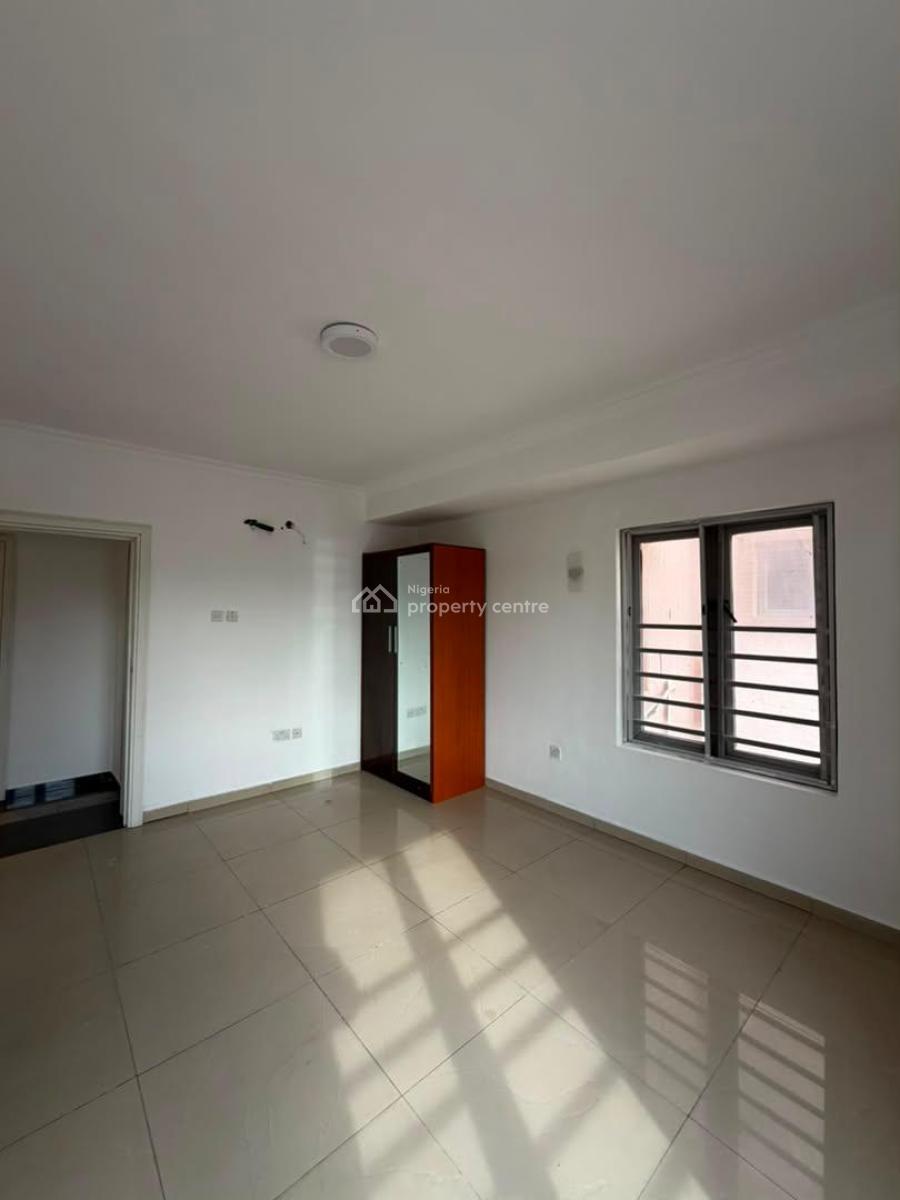 Well Maintained & Spacious 2 Bedroom Apartment, Off Freedom Way, Lekki, Lagos, Flat / Apartment for Rent