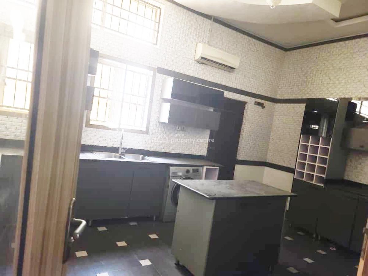 a Well Maintained Spacious 5 Bedroom Fully Detached Duplex with Bq, Gra Phase 2, Magodo, Lagos, Detached Duplex for Rent