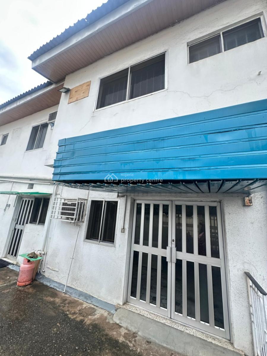 a Well Maintained Six (6) Bedroom Semi Detached Duplex with a Study Ro, Off Adeniran Ogusnaya, Surulere. Lagos State, Surulere, Lagos, Detached Duplex for Rent