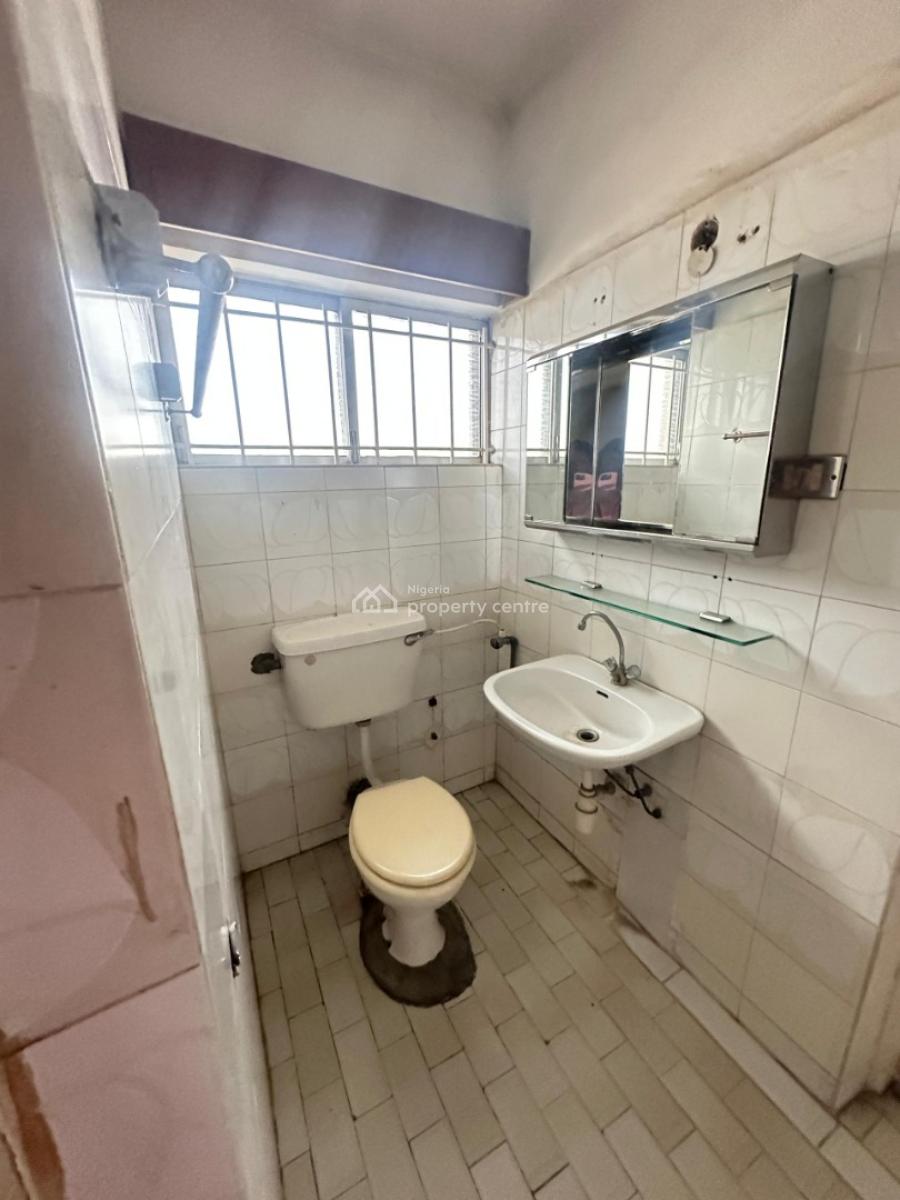 a Well Maintained Six (6) Bedroom Semi Detached Duplex with a Study Ro, Off Adeniran Ogusnaya, Surulere. Lagos State, Surulere, Lagos, Detached Duplex for Rent