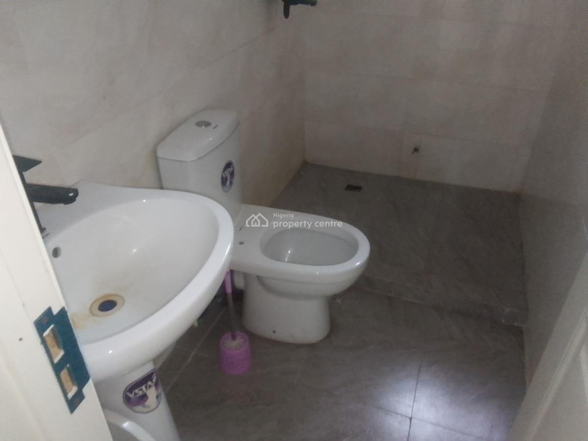 Spacious Luxury 2 Bedroom Flat with Excellent Features, Peace Close, Ogombo, Ajah, Lagos, Flat / Apartment for Rent