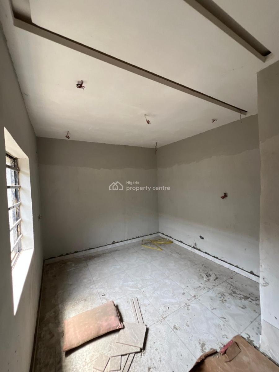 Cashflow-generating Studio Apartment for Investment, Obanikoro, Shomolu, Lagos, Flat / Apartment for Sale
