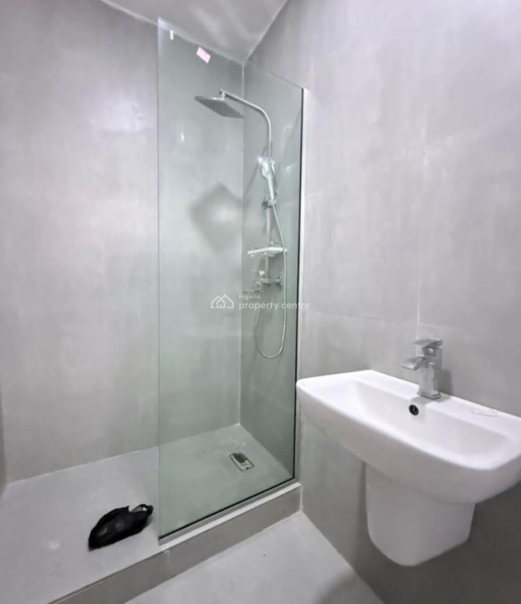 3 Bedroom Apartment with Bq, Balcony in a Secured Estate, Lekki Phase 1, Lekki, Lagos, Flat / Apartment for Rent