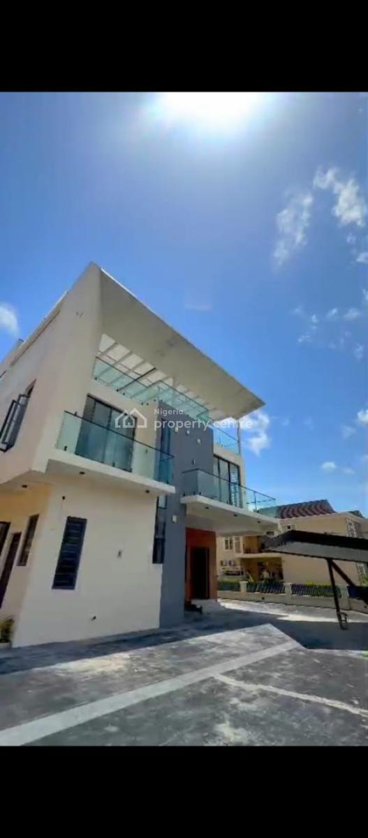 5bedroom* Fully Detached Duplex on 2 Floors Sitting on 700sqm, Northern Foreshore Estate, Chevron*  Title: *global C of O*, Lekki, Lagos, Detached Duplex for Sale