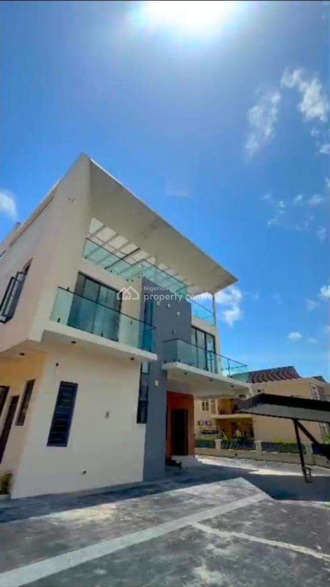 5bedroom* Fully Detached Duplex on 2 Floors Sitting on 700sqm, Northern Foreshore Estate, Chevron*  Title: *global C of O*, Lekki, Lagos, Detached Duplex for Sale