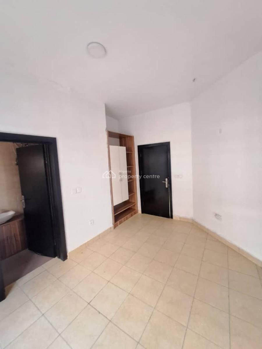 Well Built 3 Bedroom Apartment in a Serene Environment, Ologolo, Lekki, Lagos, Flat / Apartment for Rent