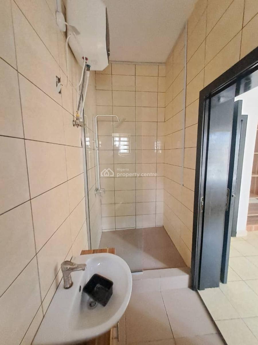 Well Built 3 Bedroom Apartment in a Serene Environment, Ologolo, Lekki, Lagos, Flat / Apartment for Rent