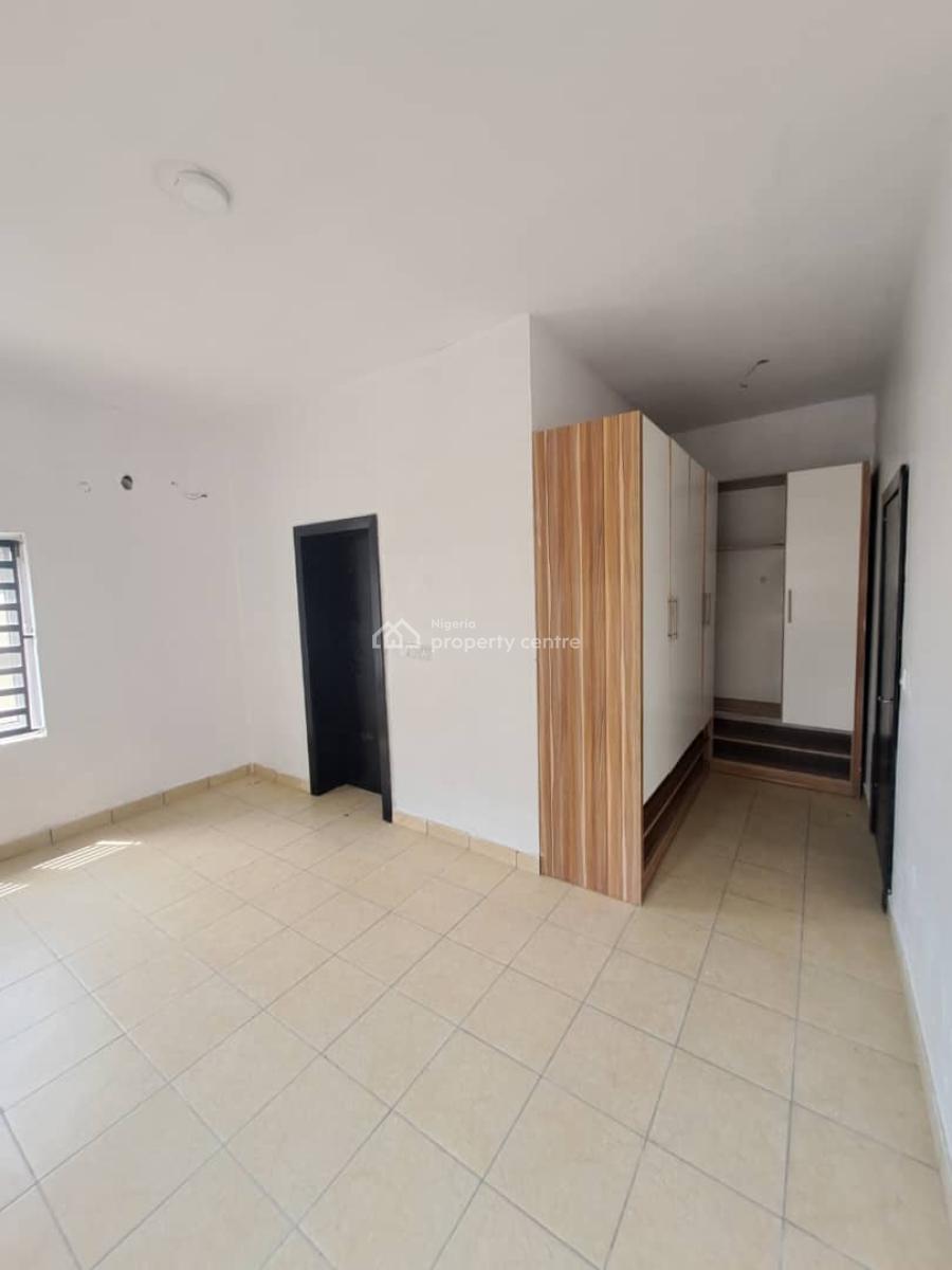 Well Built 3 Bedroom Apartment in a Serene Environment, Ologolo, Lekki, Lagos, Flat / Apartment for Rent