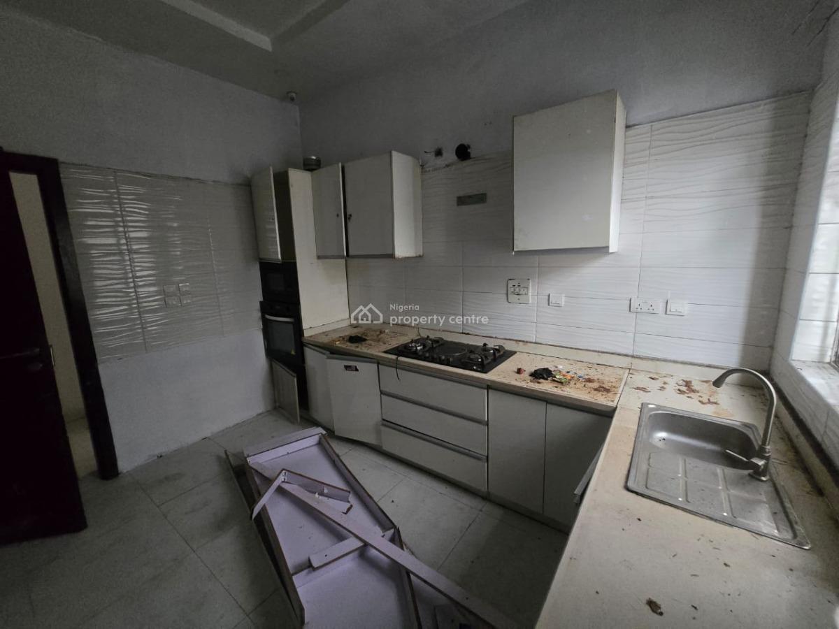 3-bedroom Apartment, Off Oladimeji, Lekki Phase 1, Lekki, Lagos, Flat / Apartment for Rent